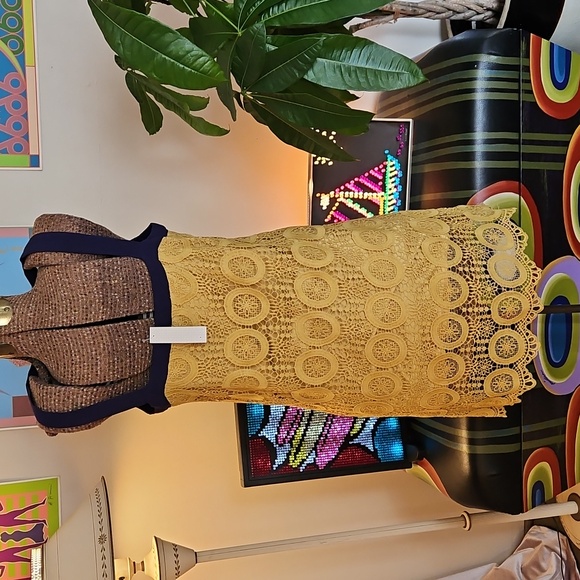 NWT Entro Yellow Crochet Lace Mini Shift Dress Navy Cross Halter Straps Size M - Picture 3 of 7